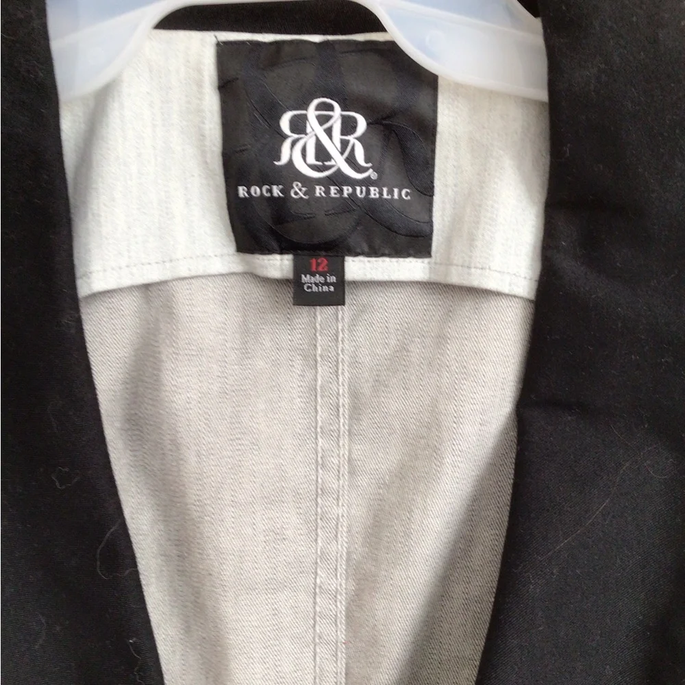 Rock & Republic Women's Gray Blazer with Black Collar - Picture 2 of 12